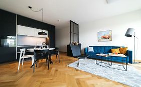 Modern Luxury Apartment In City Centre